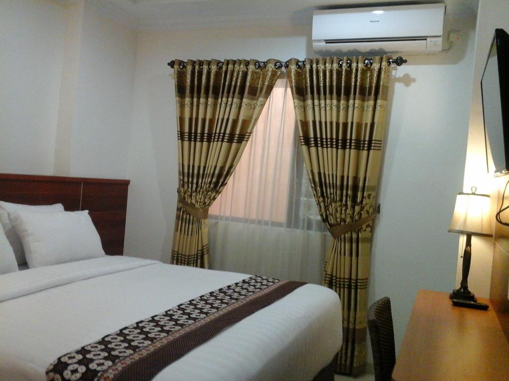 Maranatha Grand Hotel Yogyakarta Room photo