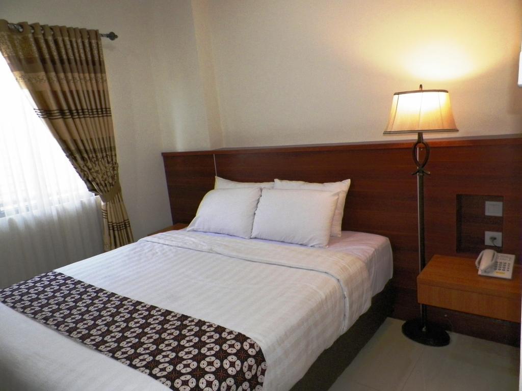 Maranatha Grand Hotel Yogyakarta Exterior photo