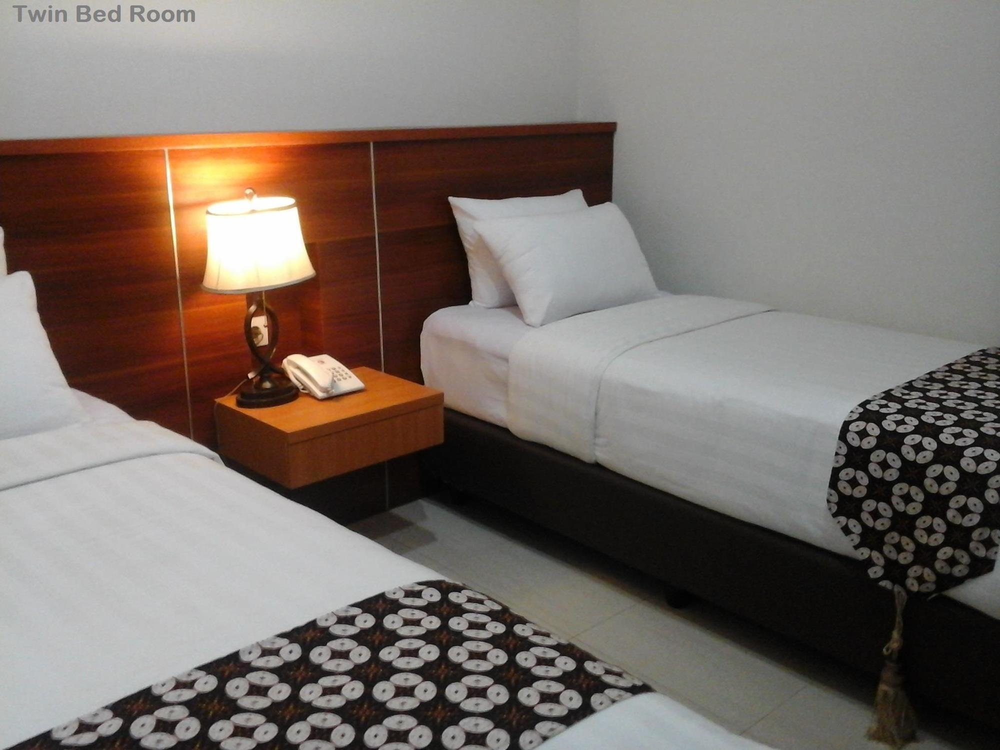 Maranatha Grand Hotel Yogyakarta Exterior photo